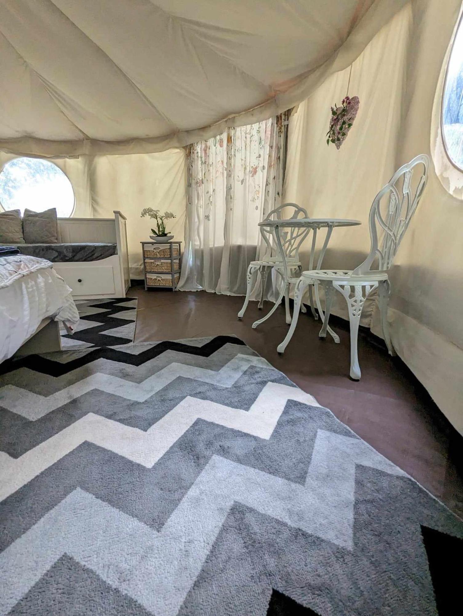Luxury Glamping @Moulin Des Forges Ξενοδοχείο Moutier-Malcard Εξωτερικό φωτογραφία
