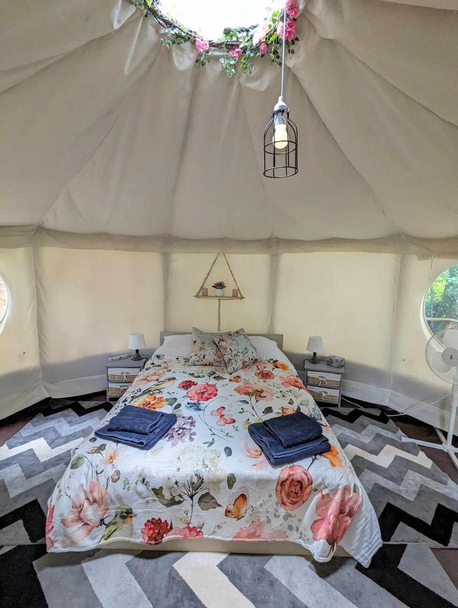 Luxury Glamping @Moulin Des Forges Ξενοδοχείο Moutier-Malcard Εξωτερικό φωτογραφία